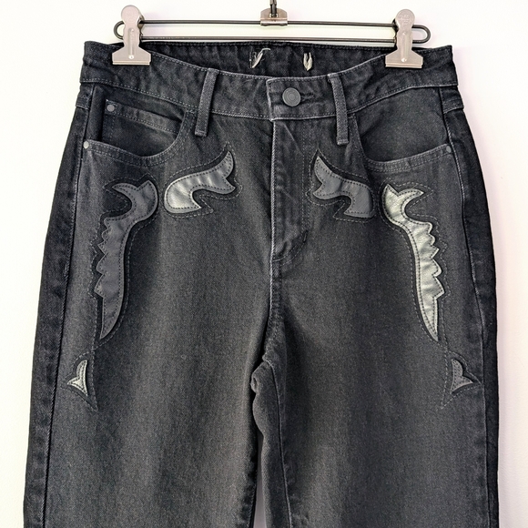 Guess Women's Amaya Straight Leg Black Jeans with Black Leather Applique~Size 27 - Picture 1 of 9